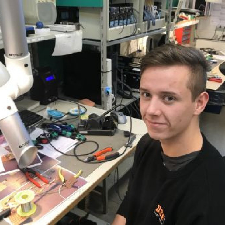 An apprentice at DSE Test Solutions A/S