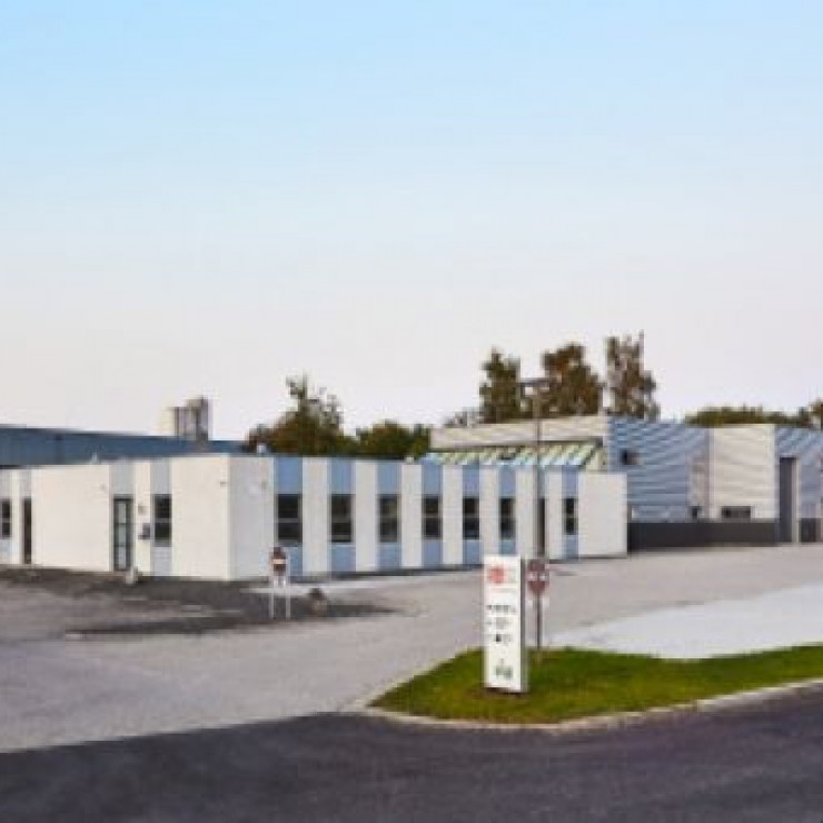 Take a virtual 3-D tour in our facilities