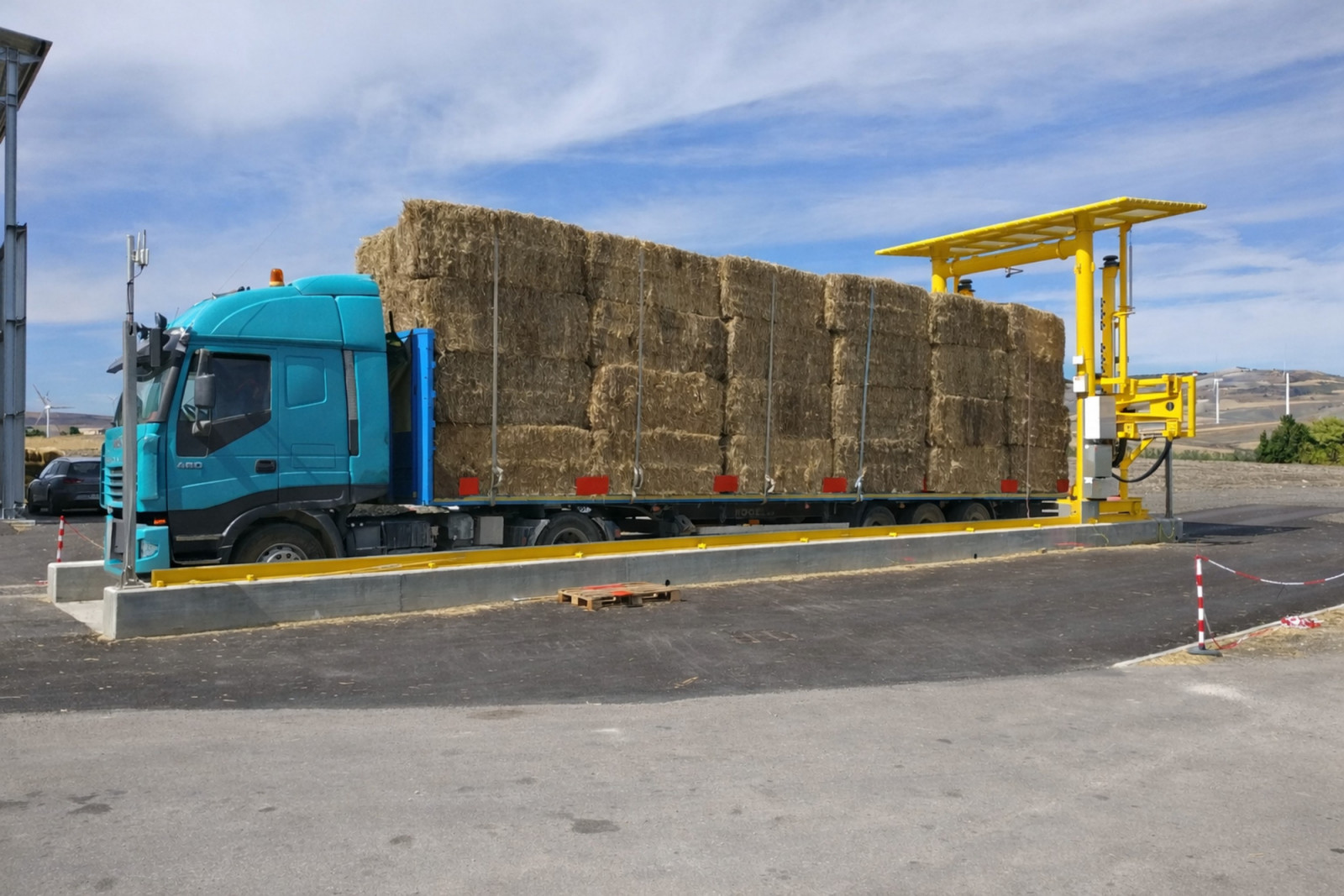 Moisture scanning system for trucks